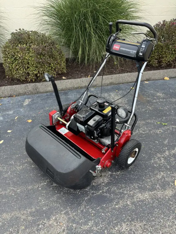 2019 Toro Greensmaster® 1600 Walking Greens Mower