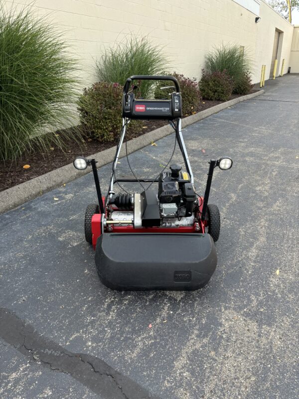 2019 Toro Greensmaster® 1600 Walking Greens Mower - Image 9