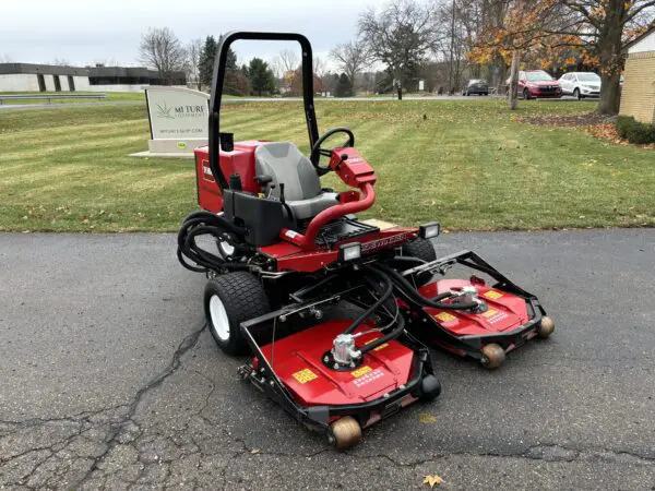 2019 Toro Groundsmaster® 3500D Sidewinder Rotary Mower - Image 3