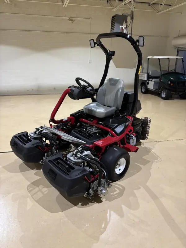 2020 Toro Greensmaster® TriFlex™ 3300 Greens Mower