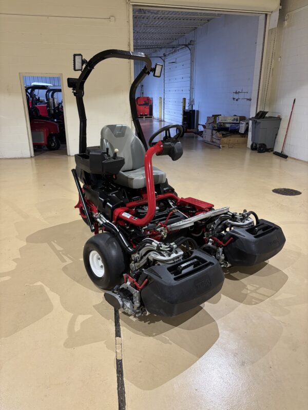 2020 Toro Greensmaster® TriFlex™ 3300 Greens Mower - Image 3