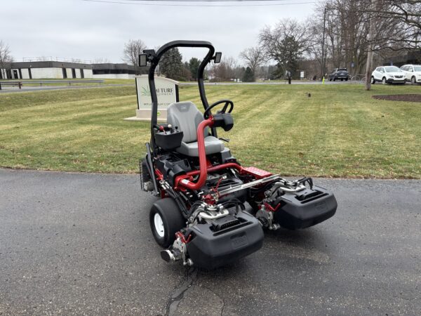 2019 Toro Greensmaster®3400 TriFlex™ – Diesel/3WD - Image 3