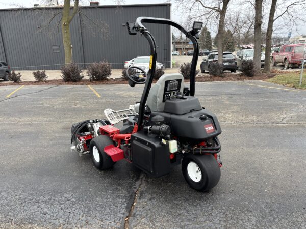 2019 Toro Greensmaster®3400 TriFlex™ – Diesel/3WD - Image 5