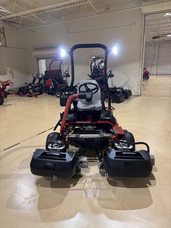 2018 Toro Greensmaster®3320 TriFlex™ Hybrid - Image 9