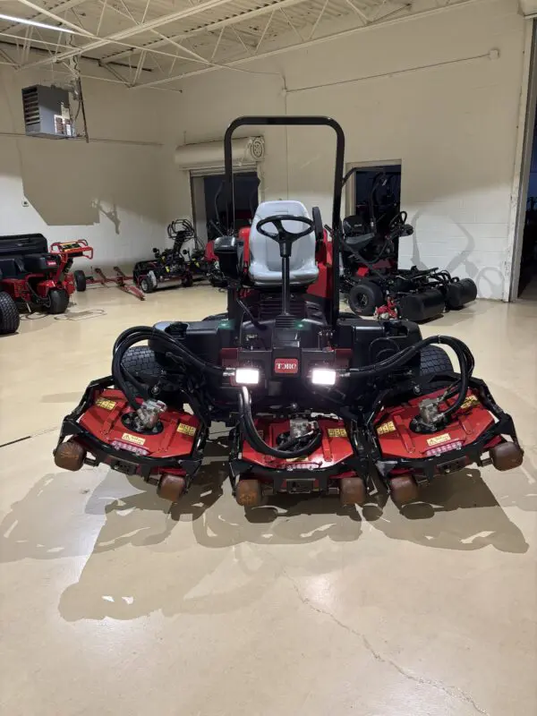 2018 Toro Groundsmaster® 4300D Rotary Contour Mower - Image 9