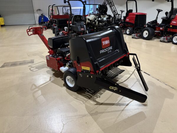 2019 Toro ProCore® 648 GREENS AERATOR - Image 5