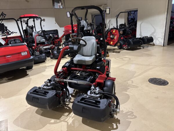 2020 Toro Greensmaster® TriFlex™ 3300 Greens Mower