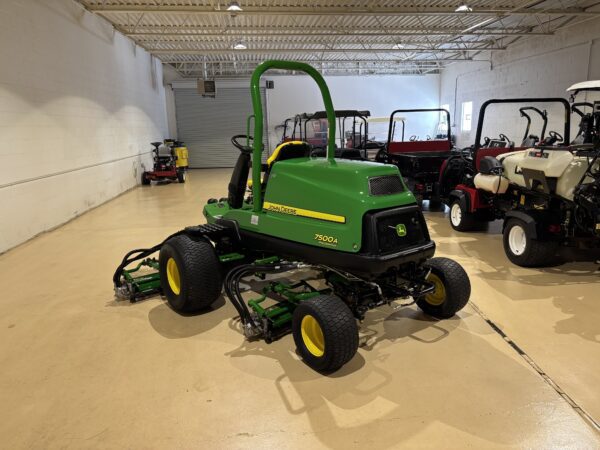 2017 John Deere 7500A Precision Cut™ Fairway Mower - Image 5