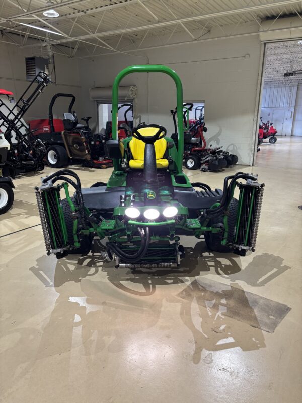 2017 John Deere 7500A Precision Cut™ Fairway Mower - Image 10