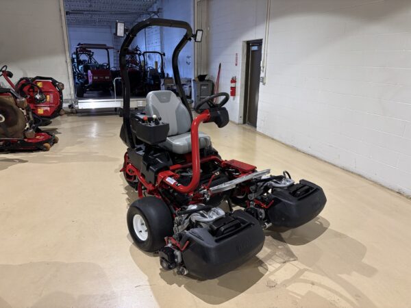 2019 Toro Greensmaster®3320 TriFlex™ Hybrid - Image 3