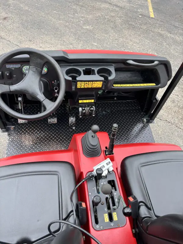 2018 Toro Workman® HDX-D w/2019 Toro ProPass™ 200 Topdresser - Image 11