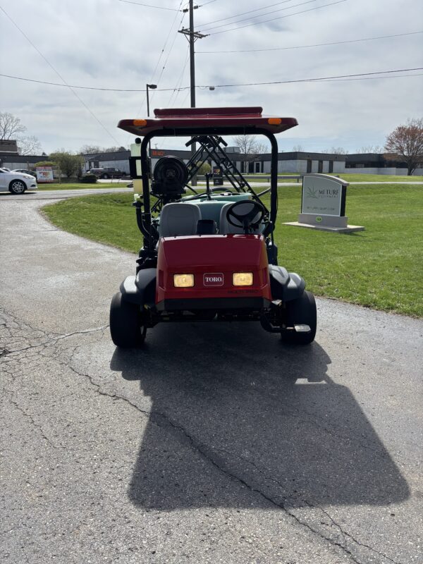 2017 Toro Multi Pro® 5800G – 300 Gallon sprayer - Image 9