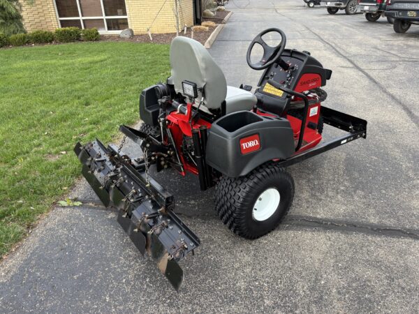 2020 Toro 3040 SandPro® Bunker/Infield Rake - Image 4