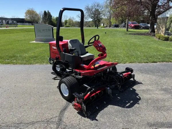 2020 Toro Reelmaster® 3100D Sidewinder w/72″ Cutting Width - Image 3