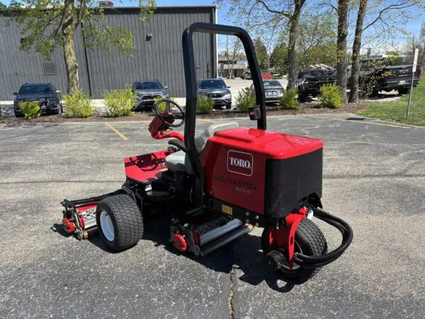 2020 Toro Reelmaster® 3100D Sidewinder w/72″ Cutting Width - Image 5