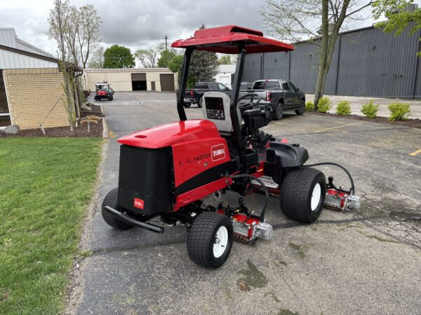 2020 Toro Reelmaster® 5010-H Hybrid Fairway Mower - Image 4