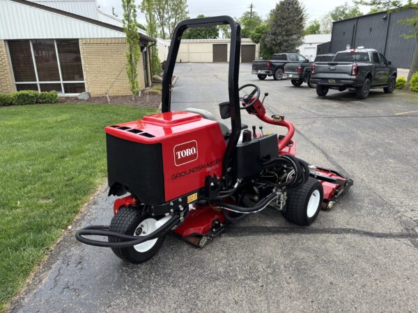 2019 Toro Groundsmaster® 3500D Sidewinder Rotary Mower - Image 4