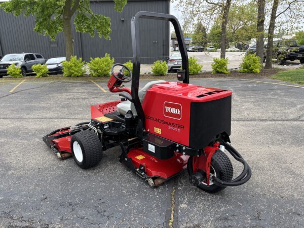 2019 Toro Groundsmaster® 3500D Sidewinder Rotary Mower - Image 5