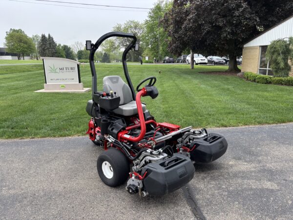 2017 Toro Greensmaster® TriFlex™ 3300 Greens Mower - Image 3
