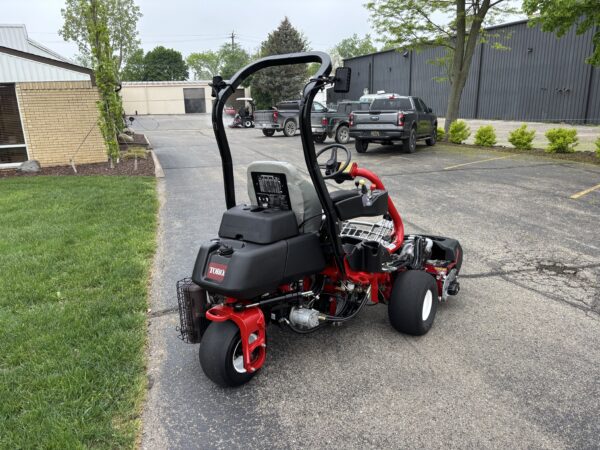 2017 Toro Greensmaster® TriFlex™ 3300 Greens Mower - Image 4