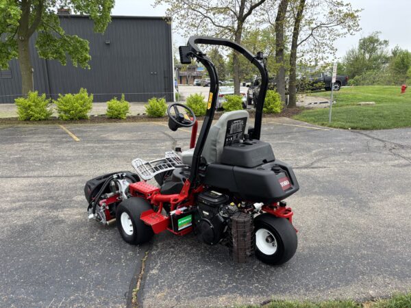 2017 Toro Greensmaster® TriFlex™ 3300 Greens Mower - Image 5