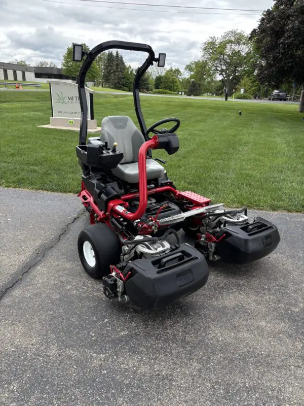 2020 Toro Greensmaster®3320 TriFlex™ Hybrid - Image 3