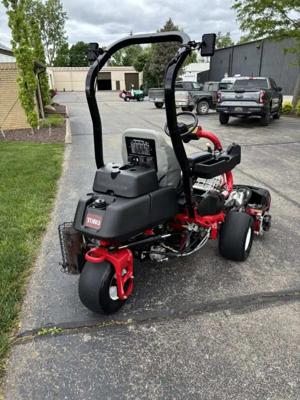 2020 Toro Greensmaster®3320 TriFlex™ Hybrid - Image 4
