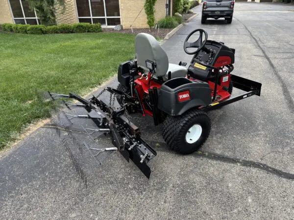 2020 Toro 3040 SandPro® Bunker/Infield Rake - Image 4