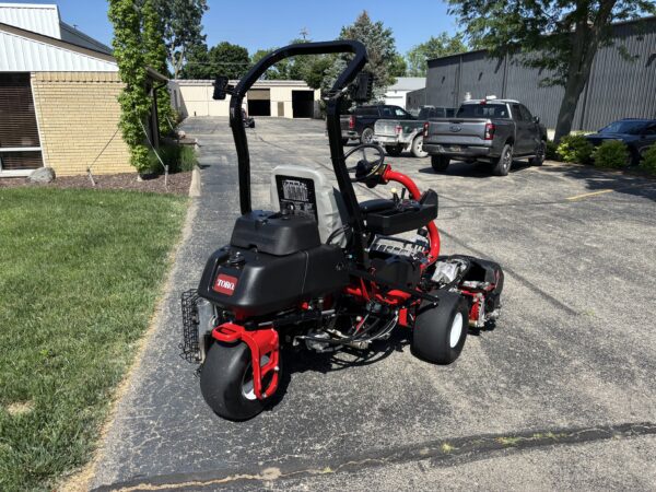 2020 Toro Greensmaster®3320 TriFlex™ Hybrid - Image 4