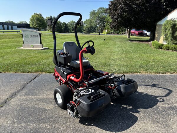 2019 Toro Greensmaster®3320 TriFlex™ Hybrid - Image 3