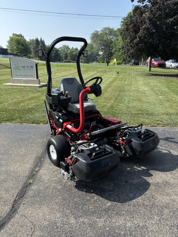 2020 Toro Greensmaster®3320 TriFlex™ Hybrid - Image 3