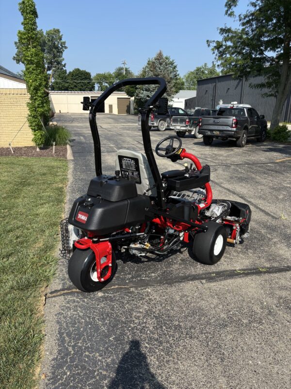 2020 Toro Greensmaster®3320 TriFlex™ Hybrid - Image 4