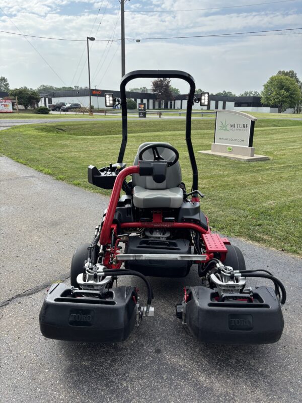 2020 Toro Greensmaster® TriFlex™ 3300 Greens Mower - Image 9