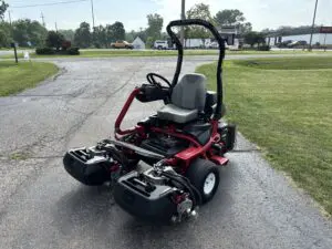 2020 Toro Greensmaster® TriFlex™ 3300 Greens Mower
