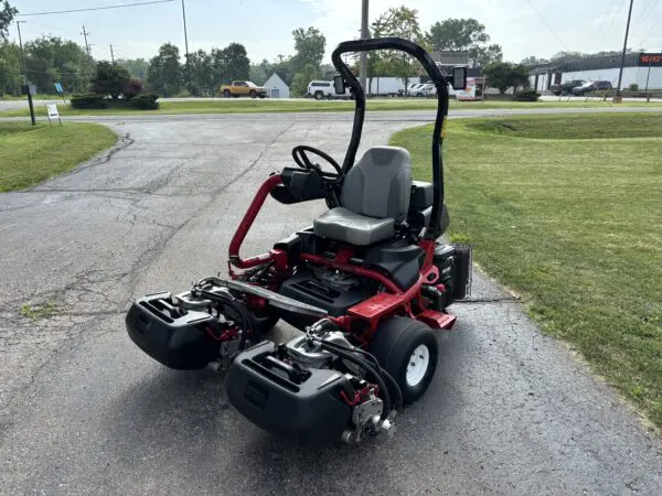 2020 Toro Greensmaster® TriFlex™ 3300 Greens Mower