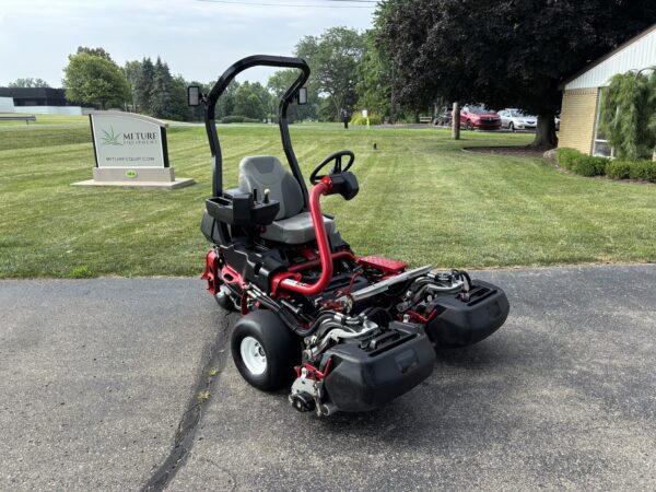 2020 Toro Greensmaster® TriFlex™ 3300 Greens Mower - Image 3