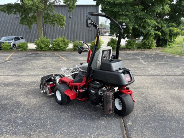 2020 Toro Greensmaster® TriFlex™ 3300 Greens Mower - Image 5
