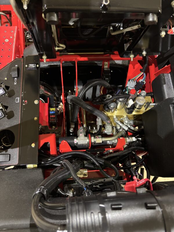 2019 Toro Greensmaster® 3150-Q Triplex Greens Mower - Image 6
