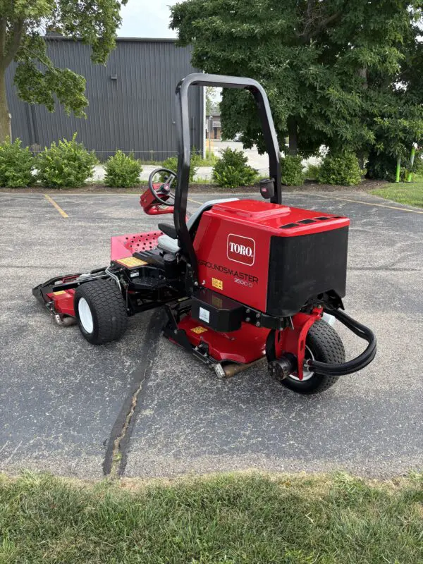 2018 Toro Groundsmaster® 3500D Sidewinder Rotary Mower - Image 5