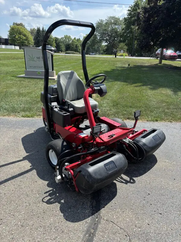 2019 Toro Greensmaster® 3150-Q Triplex Greens Mower - Image 3