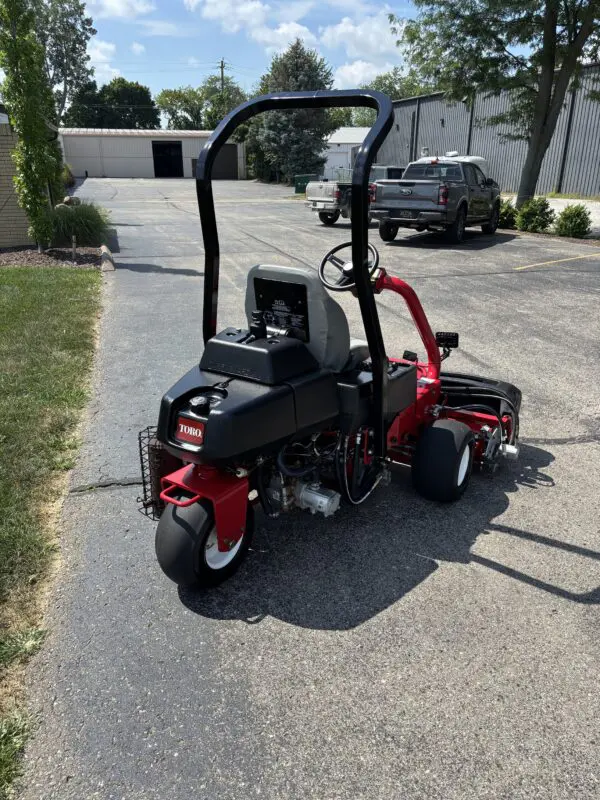 2019 Toro Greensmaster® 3150-Q Triplex Greens Mower - Image 4