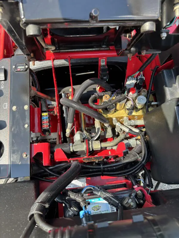2019 Toro Greensmaster® 3150-Q Triplex Greens Mower - Image 6