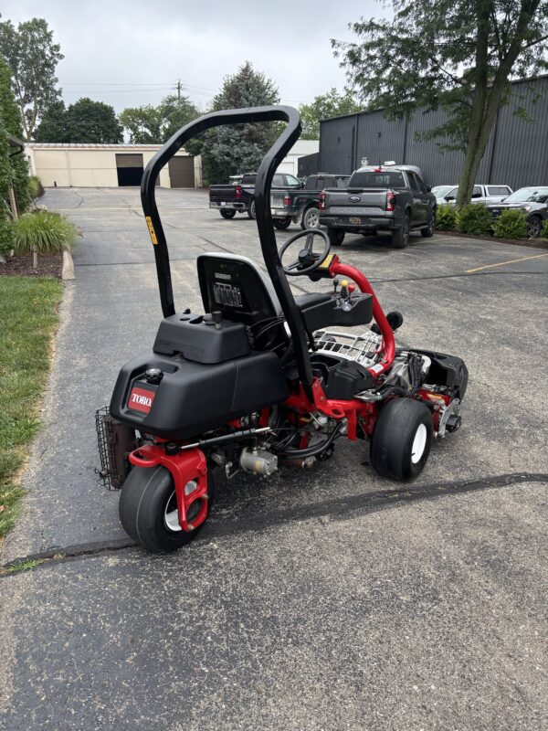 2011 Toro Greensmaster® TriFlex™ 3300 Greens Mower - Image 4