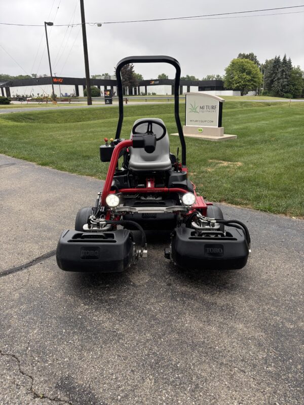 2011 Toro Greensmaster® TriFlex™ 3300 Greens Mower - Image 9