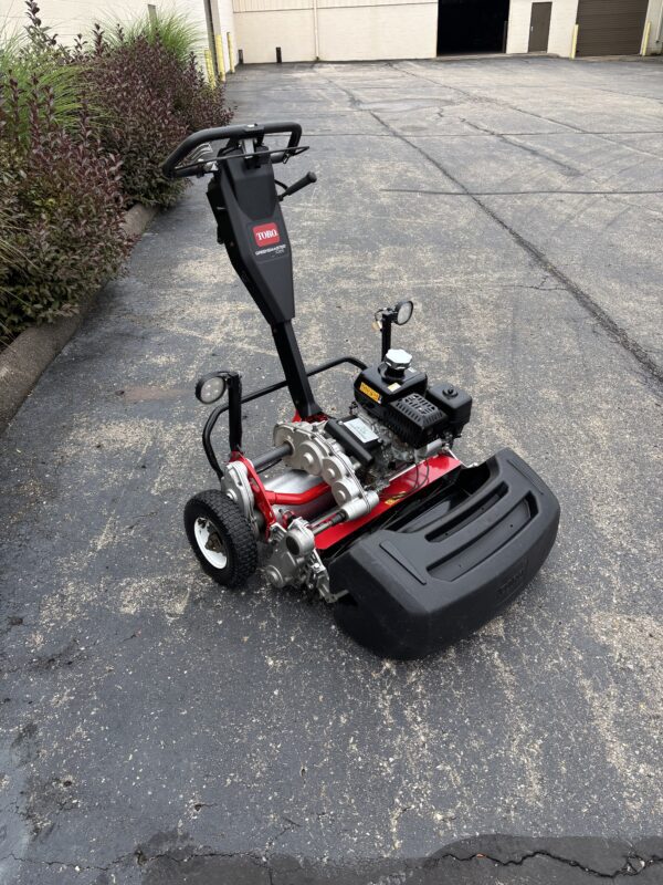 2021 Toro Greensmaster® 1026 - Image 3