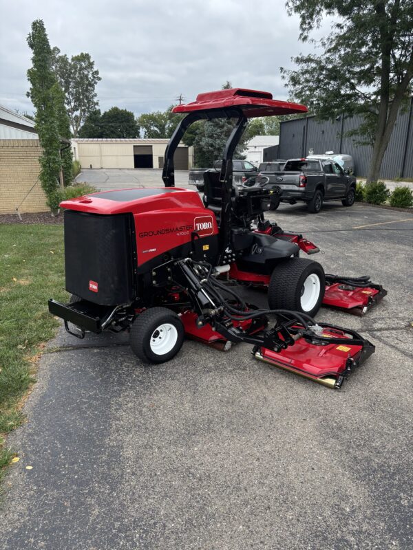 2020 Toro Groundsmaster® 4700-D Rotary Contour Mower AWD - Image 4