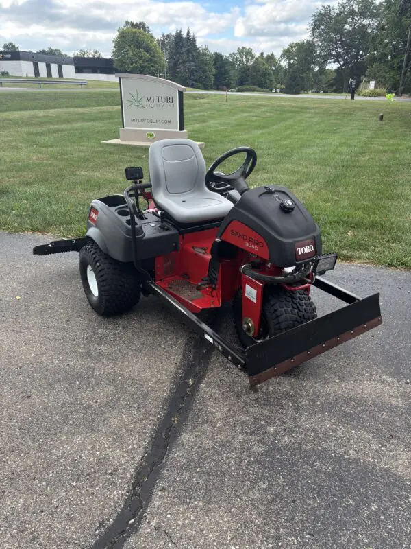 2020 Toro 3040 SandPro® Bunker/Infield Rake - Image 3