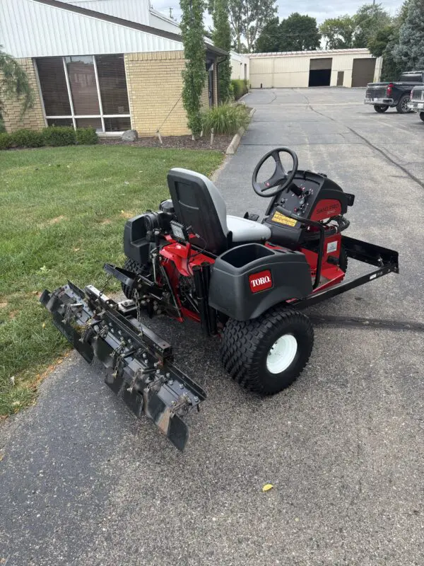 2020 Toro 3040 SandPro® Bunker/Infield Rake - Image 4