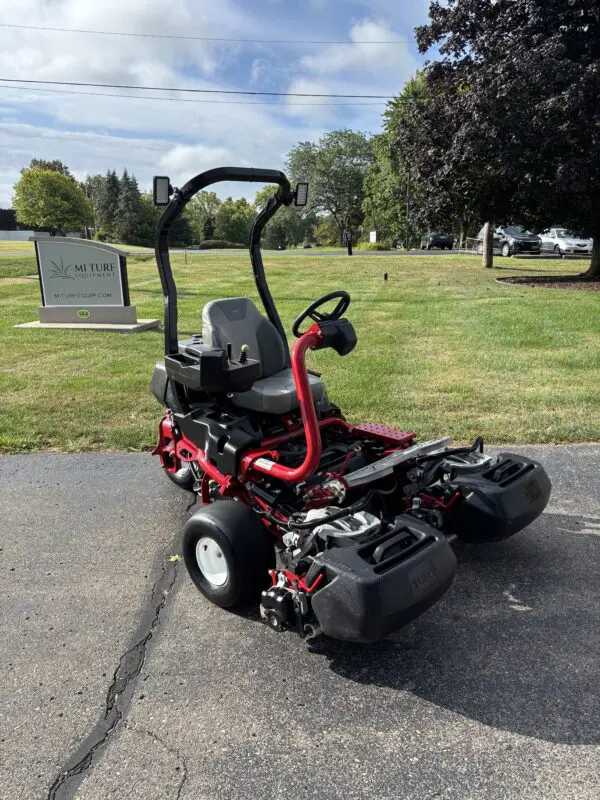 2020 Toro Greensmaster®3320 TriFlex™ Hybrid - Image 3