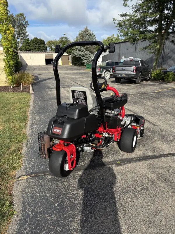 2020 Toro Greensmaster®3320 TriFlex™ Hybrid - Image 4